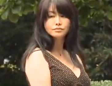 【ヘンリー塚本/熟女】日常に退屈する淫乱人妻の汗だく不倫SEXを激撮！「今すぐ来て♡」電話で呼び出し即ハメ！連続アクメ！