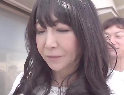 【五十路/母子相姦】むっちり巨尻＆爆乳の豊満ボディに興奮《私、お母さんよ..》息子との禁断SEXに溺れ止まらない母性愛..